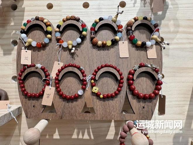 女孩张艳佳让非遗“潮”成日常瓦力棋牌游戏